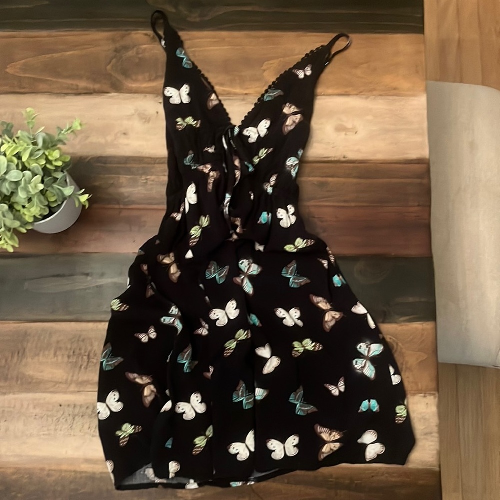 Wild Fable XS Butterfly dress. Scrunched bust area. Adjustable straps.
